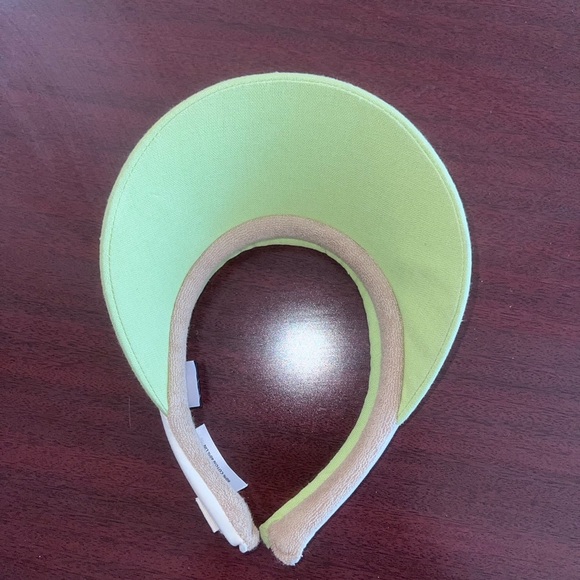 Titleist Vintage Green Visor with Pink Breast Cancer Ribbon - Picture 3 of 4